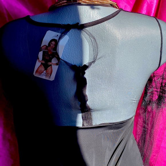 Small black Bodysuit - Picture 5 of 6